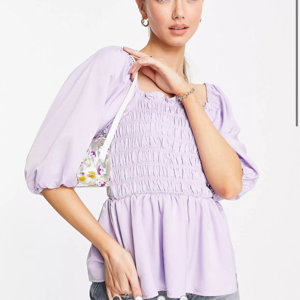 NWT Vero Moda blouse with shirring detail and volume sleeves in lilac